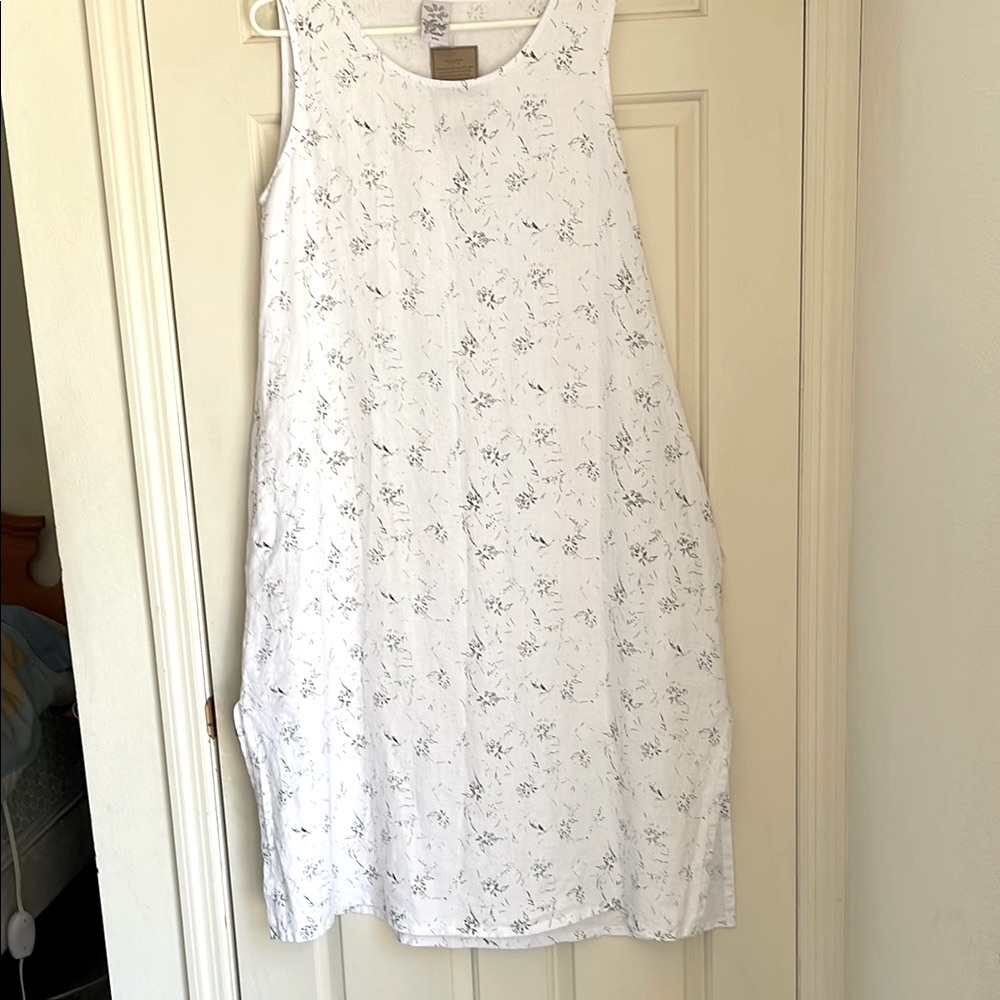 White and Grey Sleeveless Linen Maxi Dress. Size Medium.